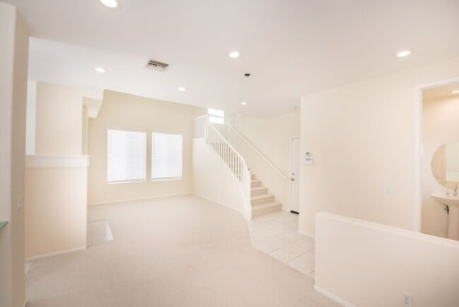 Building Photo - Make this your home