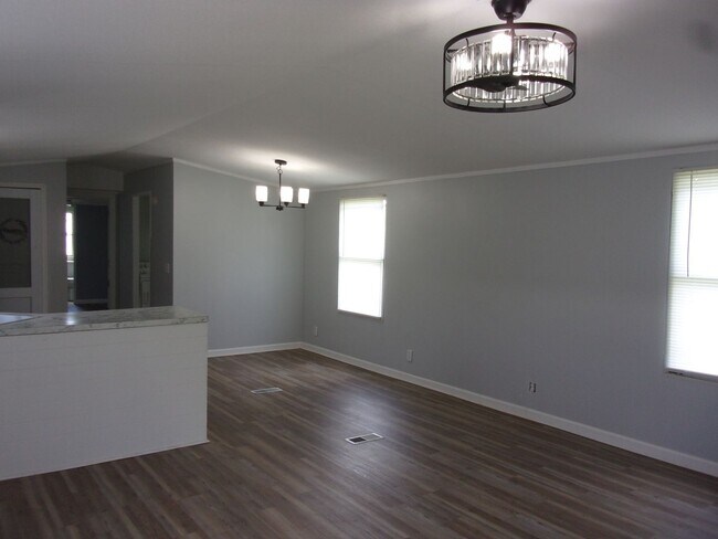 Building Photo - 314 Clayton Ave