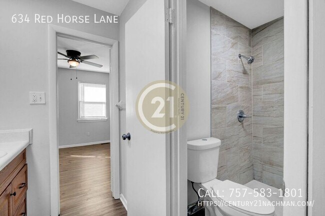 Building Photo - 634 Red Horse Ln