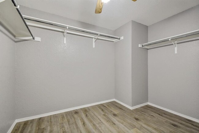 Building Photo - 4314 Knollbluff