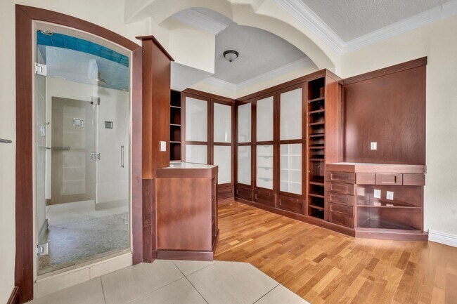 Building Photo - Gorgeous Winter Park Home
