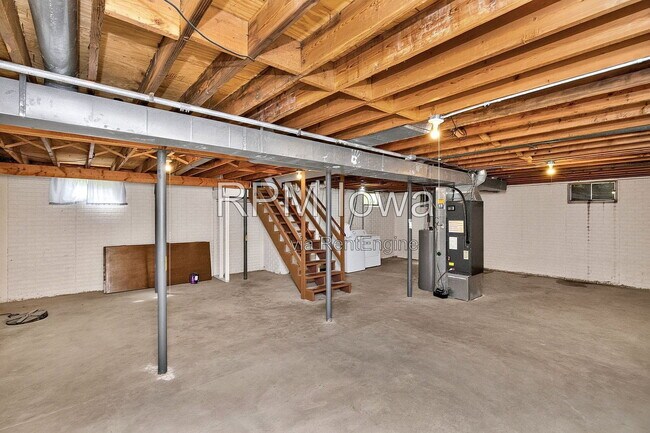 Building Photo - 1614 NW Applewood St