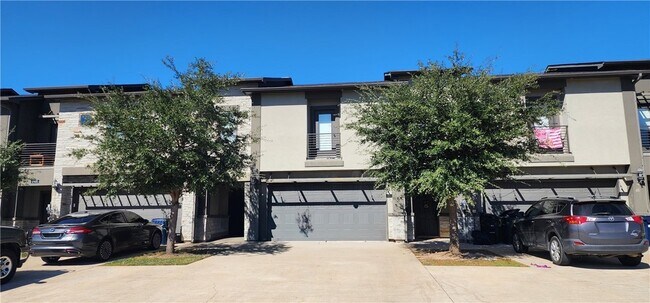 Building Photo - 2907 Papa Bear Dr