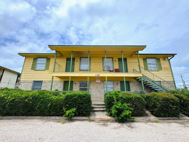 Primary Photo - 1106 Eastside Dr