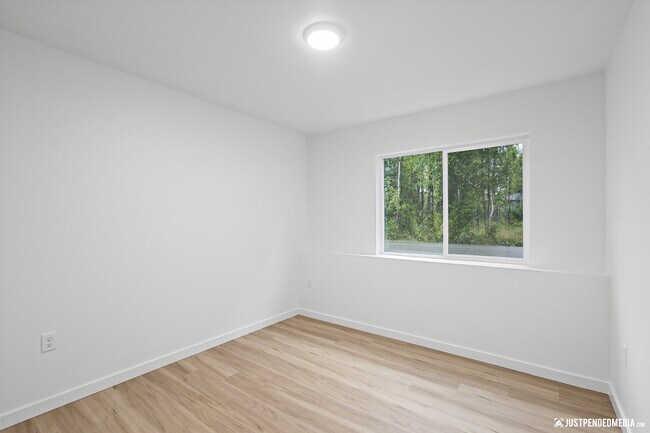 Building Photo - 12378 Lake St