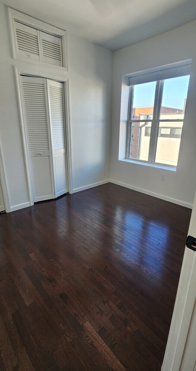 Building Photo - 3504-3513 13th St NW