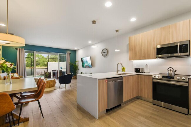 Building Photo - 17407 Hidden Forest Dr