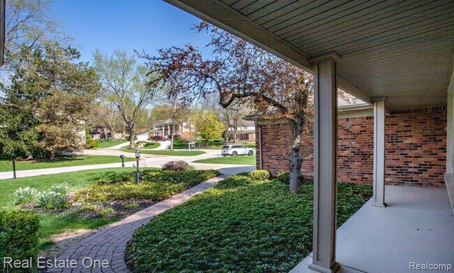 Building Photo - 30882 Oak Valley Dr