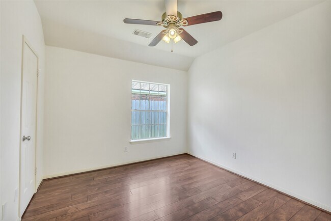 Building Photo - 11802 Chateau Trail