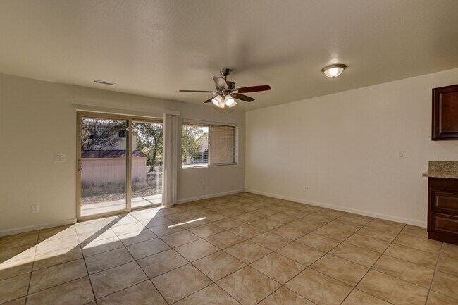 Building Photo - 3013 N Corrine Dr