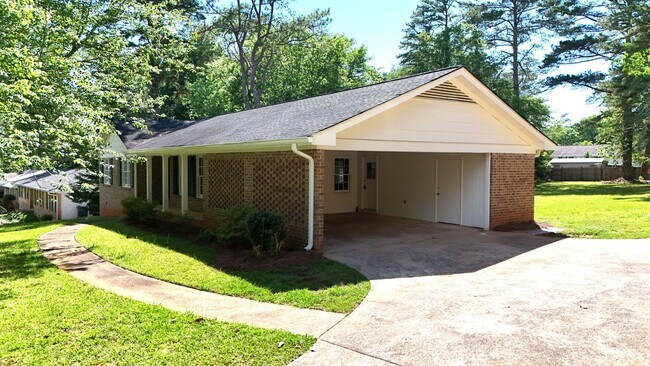 Building Photo - Pre-Leasing for August!