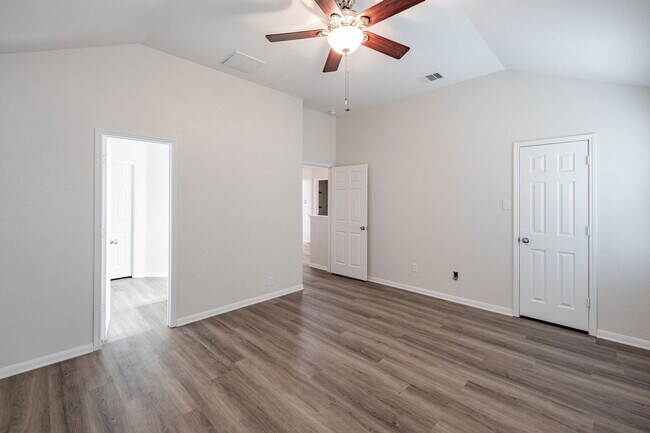 Building Photo - 9917 Kingfisher Dr