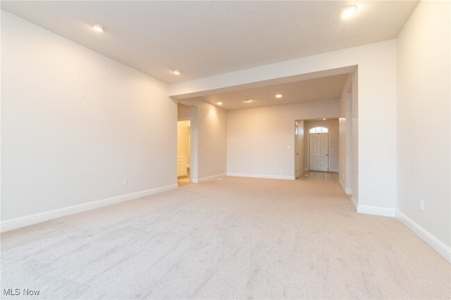 Building Photo - 3194 Richmond Rd