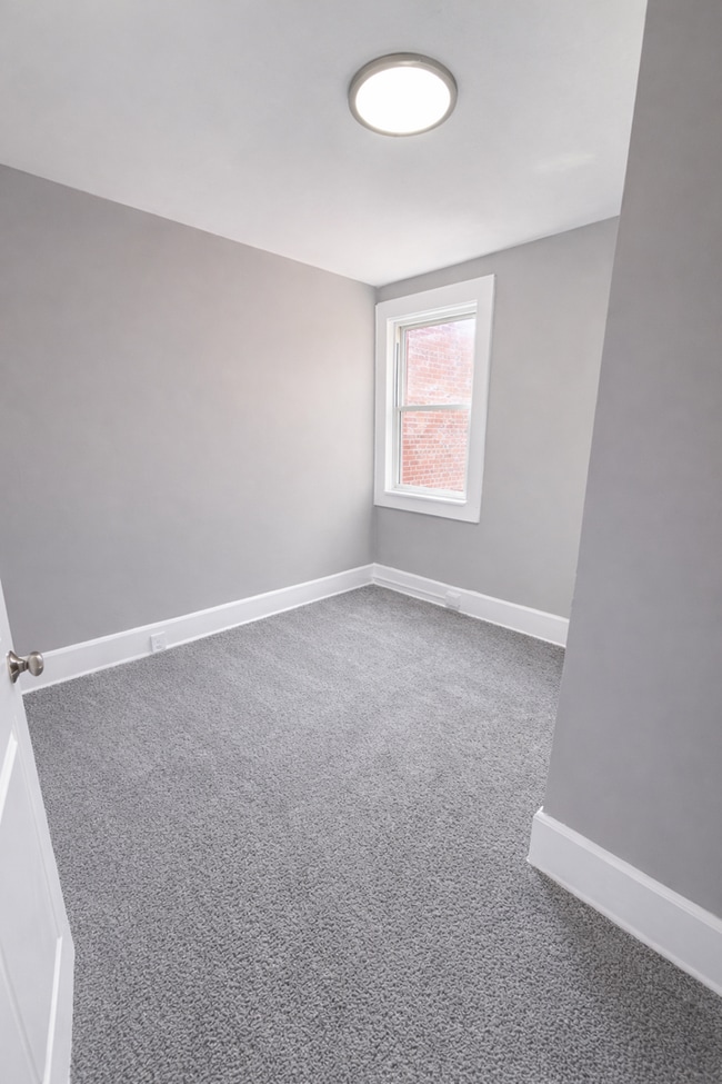 Building Photo - Beautifully Modern 3BR Townhome | Finished Basement | Fenced Yard | Baltimore