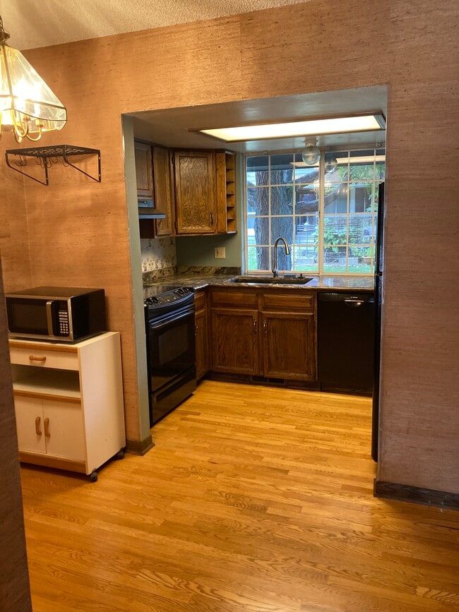 Building Photo - 3831 Paseo del Prado