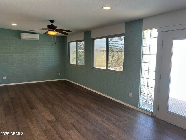 Building Photo - 14017 N 38th Dr