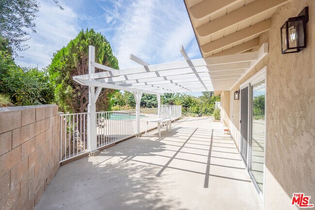 Building Photo - 17440 Fraser Pl