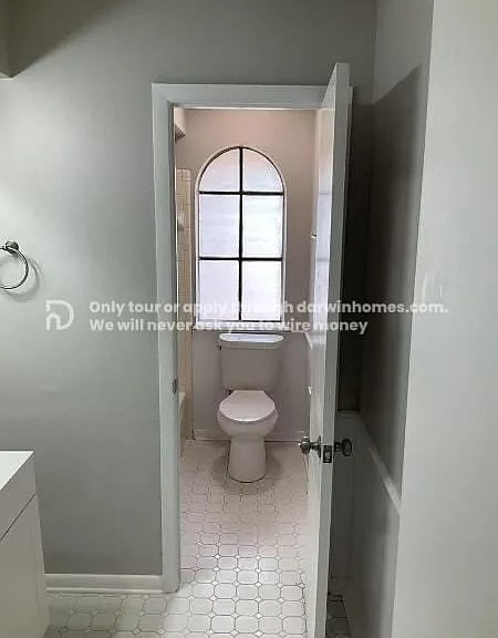 Building Photo - 920 W Idylwild Dr