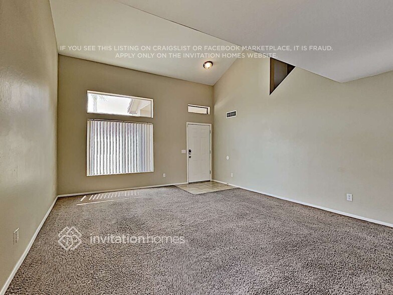 Building Photo - 9740 W Heber Rd