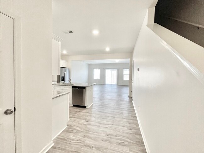 Building Photo - 1350 Eagle Claw Dr
