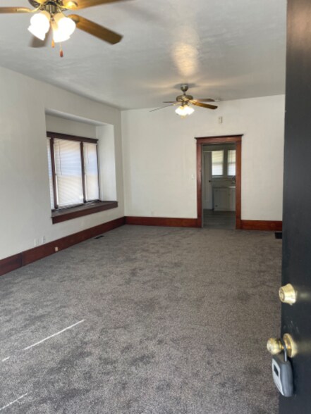 Building Photo - 505 N 4th Ave