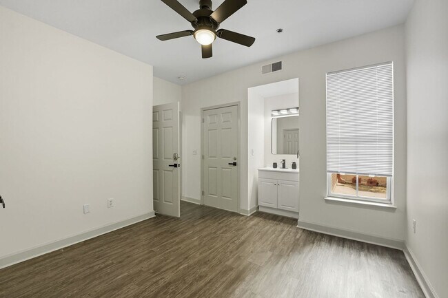 Building Photo - 510 S Highland St