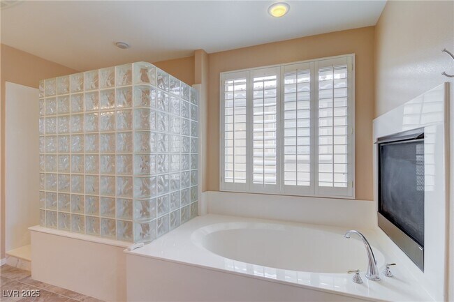Building Photo - 8442 Elche Ct