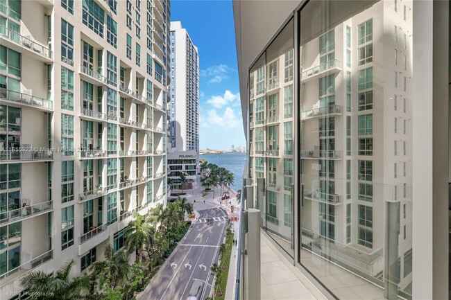 Building Photo - 300 Biscayne Blvd Way