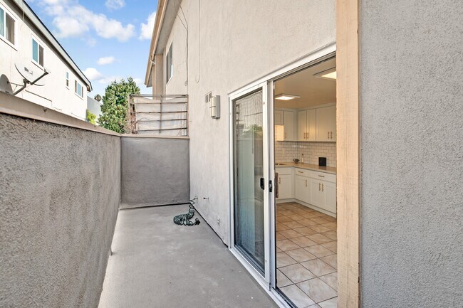 Building Photo - 1138 20th St