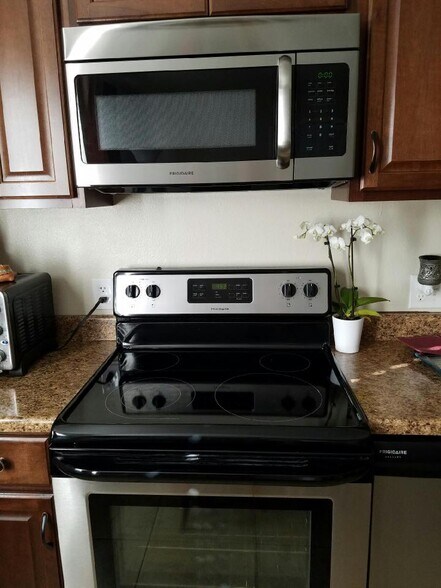Stainless Steel Appliances - 133 S 18th Ave