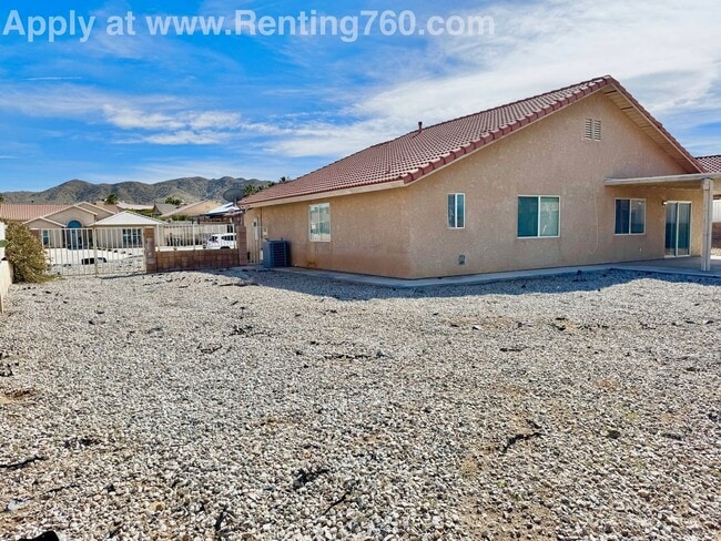 Building Photo - 3 Bed 2 Bath Home In Copper Hills!