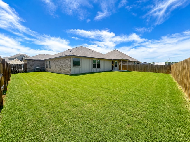 Building Photo - Available for Move-in June 10th!