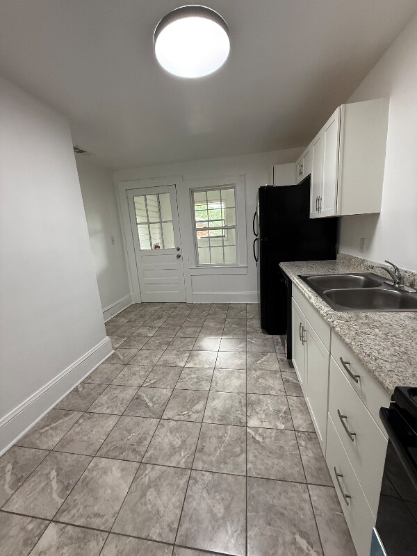 Building Photo - 315 Hillcrest Dr