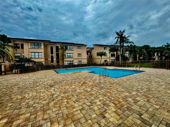 Building Photo - 2900 S University Dr