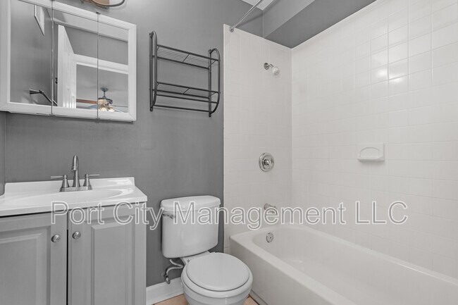 Building Photo - 1125 Haubert St