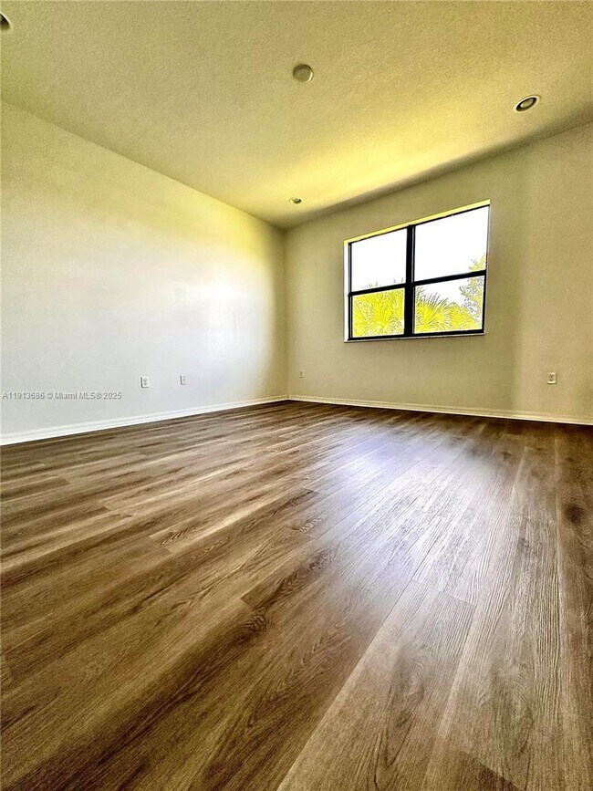 Building Photo - 5265 Beckton Rd