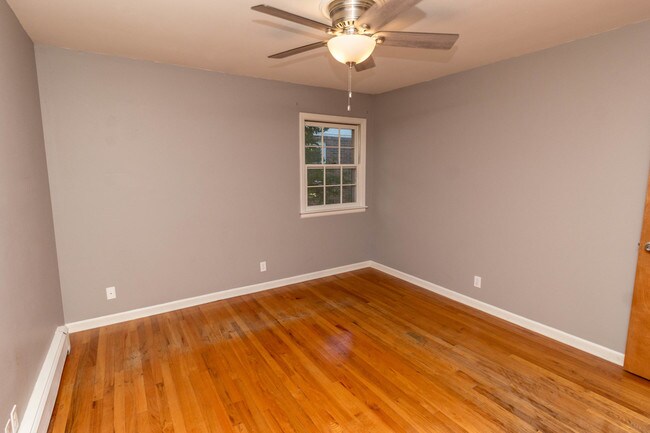 Building Photo - 510 Laurel Dr