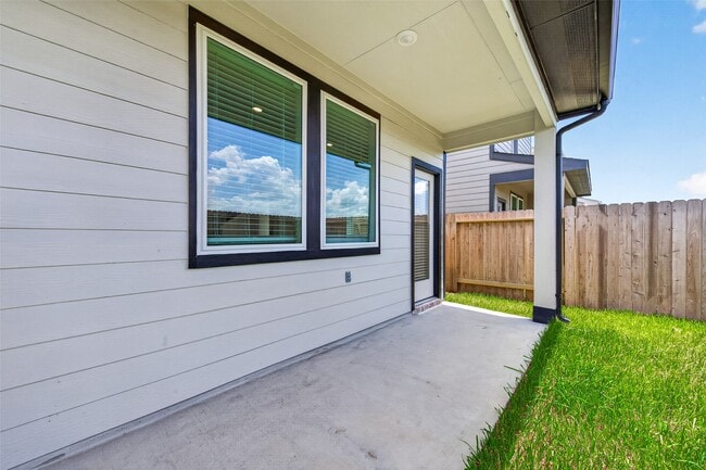 Building Photo - 1738 Revolution Way