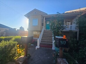 Building Photo - Beautiful Lower Level Unit in Pt. Richmond, CA