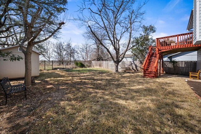 Building Photo - 8303 Wexford Dr