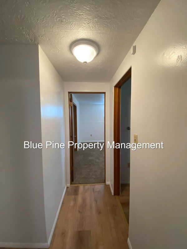 Building Photo - 598 W Center St