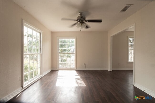 Building Photo - 1303 E Avenue G