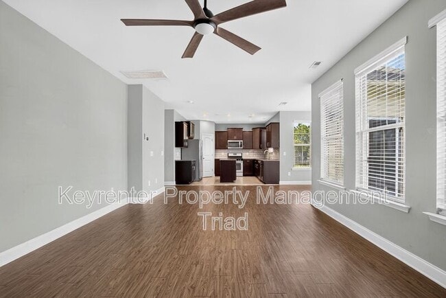 Building Photo - 504 Eagles Wy