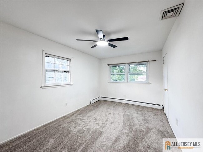 Building Photo - 742 Grove Ave