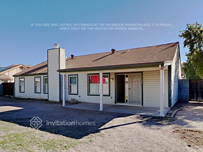 Building Photo - 668 E Manor Dr