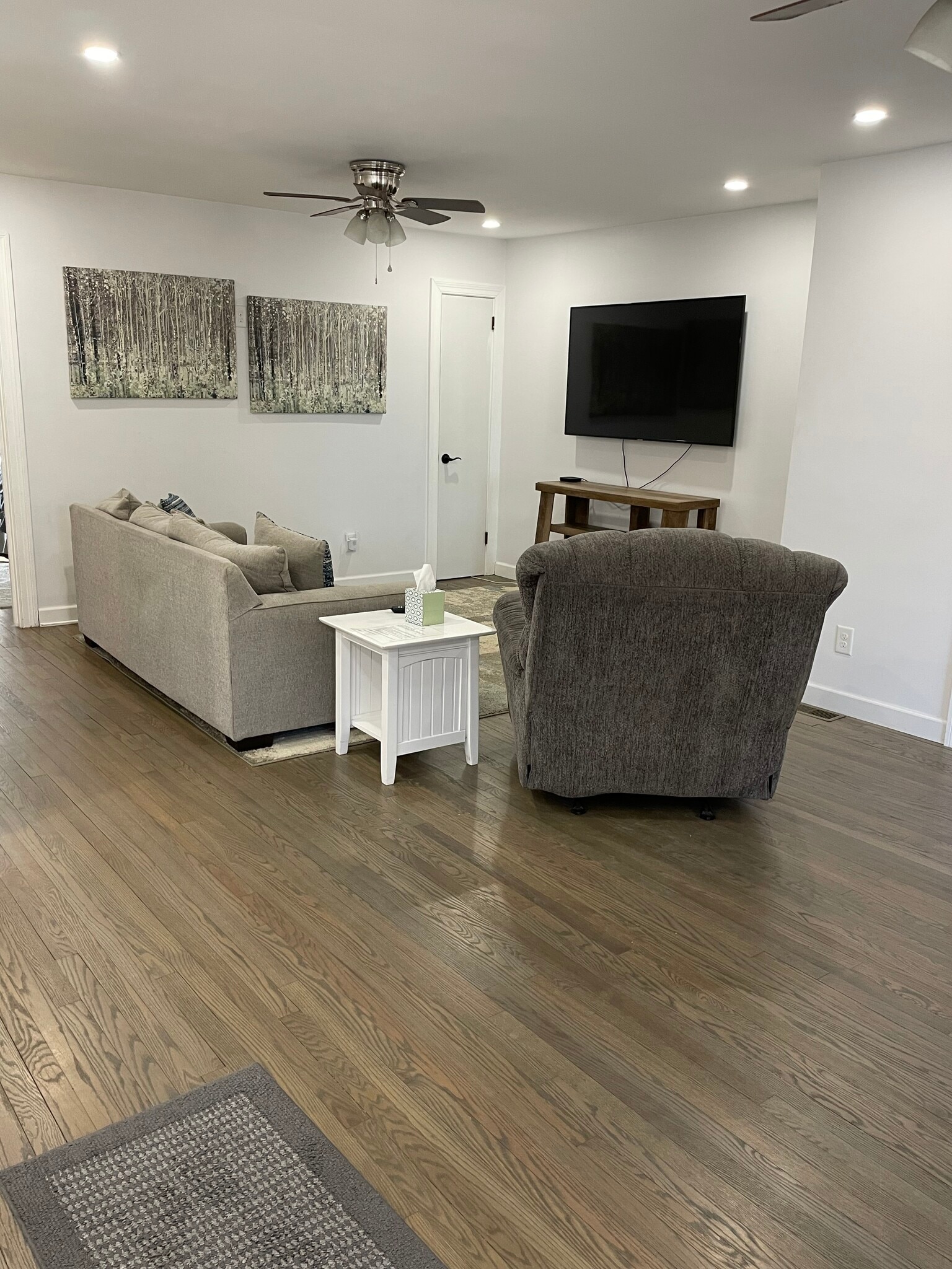 Living Room - 991 State Rd S-10-1490