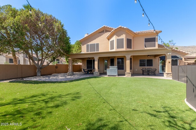 Building Photo - 1211 E Desert Flower Ln