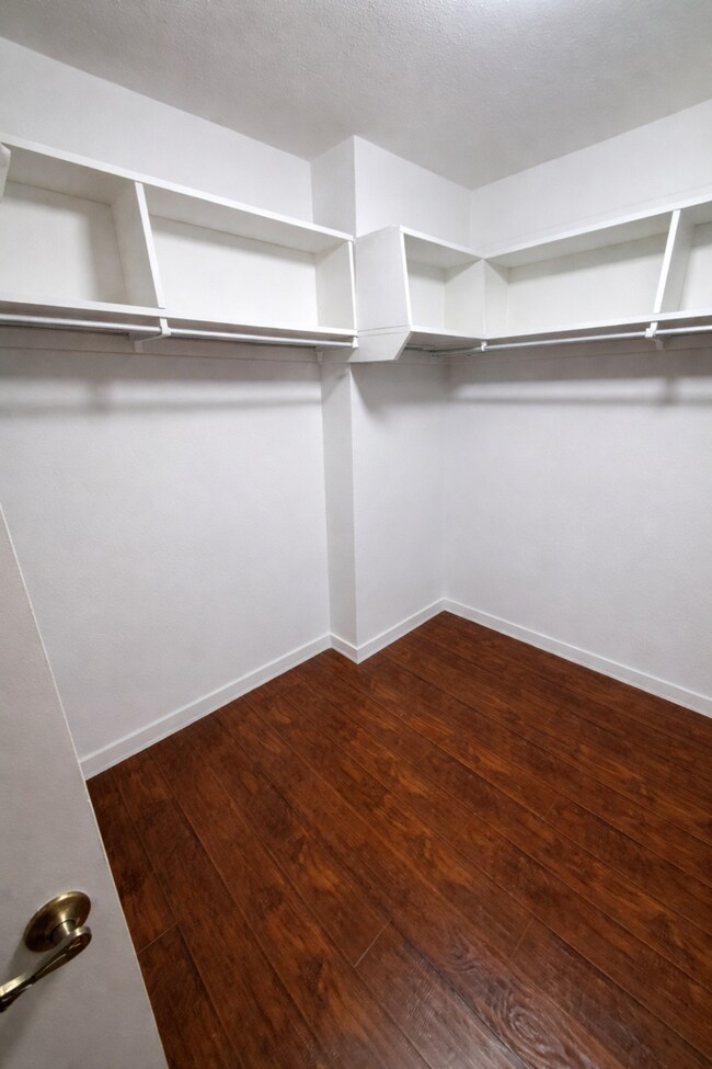 Building Photo - 206 2nd St