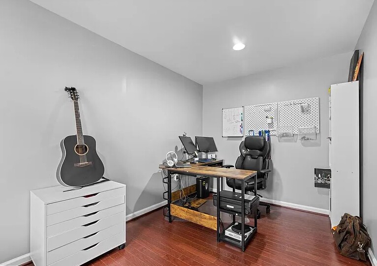 Building Photo - 24 Chamberlain Ct