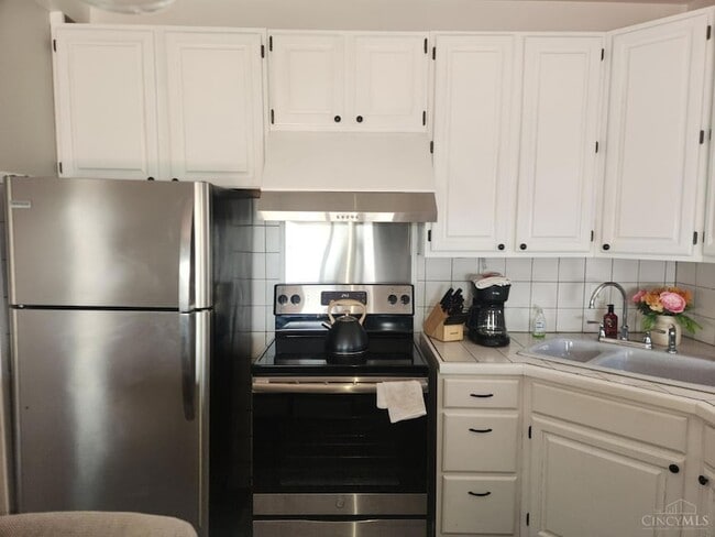 Building Photo - 399 Oregon St